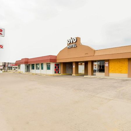 Oyo Hotel San Antonio Lackland Afb Seaworld Hwy 90 W Exterior foto